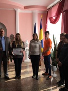 Вручення сертифікату на стипендію призеру обласної учнівської олімпіади Веретюк Анастасії.