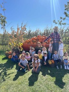 Осінній виїзд першокласників на гарбузове поле