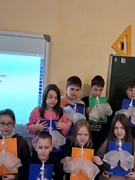 Учні 4-Б класу на уроці "Я досліджую світ" ознайомилися з будовою та роботою дихальної системи людини.