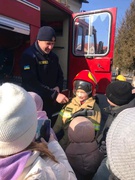 Щоб запобігти пожежам і навчитися правильних дій у небезпечних ситуаціях ,працівники місцевої пожежної охорони провели навчання з пожежної безпеки    для учнів 1-4 класів   у Сасівському ЗЗСО |-||| ступенів та нагадали основні правила безпечної поведінки