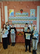 Сертифікати за участь у конкурсі " Ми  - козацького роду " та грамота  за 2 місце у  мовному в конкурсі ім. П. Яцика