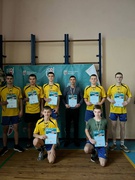 Пліч о пліч