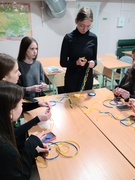 Майстер клас по виготовленню патріотичних браслетів для воїнів ЗСУ