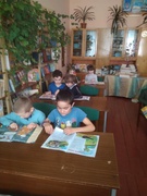 Екскурсія учнів 1 класу до шкільної бібліотеки