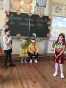 Сучасні гості гарбузові на осінньому балу