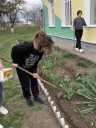 Участь у щорічній Акції "Українського дня навколишнього середовища". Впорядковуємо клумби та висаджуємо квіти