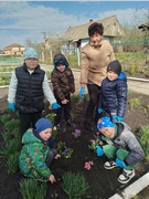 Кольорово - квітковий тиждень у початковій школі.