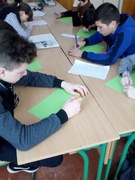 У 8-А класі було проведено виховну годину присвячена пам'яті героїв Небесної Сотні