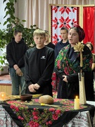 Учні 9 класу Росошанського ліцею вшанували пам’ять жертв Голодомору, провівши виховний захід "Зів’ялі квіти листопада"