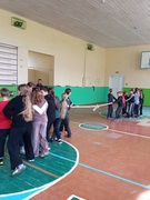 "Козацькі забави" до Дня Захисників України між 5-6 класами