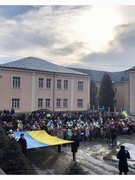 Фотовиставка до Дня Соборності України " Україна - це ми!". Назва - "Миті єдності: Україна в серці"