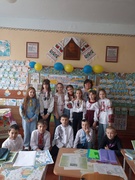 Поклін тобі, Тарасе! Великий наш пророче! Для тебе щиро б'ється, це серденько дитяче.