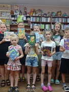 9 червня на навчальній екскурсії здобувачі гімназії відвідали сільську бібліотеку до свята "День друзів" – свято, яке нагадує нам про цінність і значення дружби.