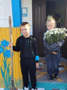 Парад квітів біля школи