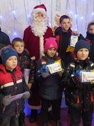 Подарунки  дітям , батьки яких служать в ЗСУ, за сприянням Дубровицької міської ради.