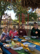 Ментальне здоров'я. Смачна їжа на свіжому повітрі