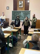 Виховна година «Герої-захисники України — гордість нашого народу» ( 6-А клас, Дискантюк Н.М.)