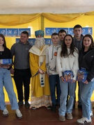 Ходить по землі Святий Миколай