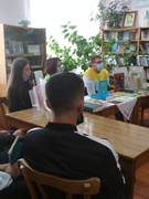 Літературно-історичний експрес  «Оживає дух козацький», проведено для учнів 10 класу бібліотекарем О.С.