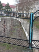 Оновлення брами у школі.