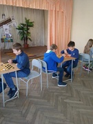 Команда школи на районних змаганнях з шахів