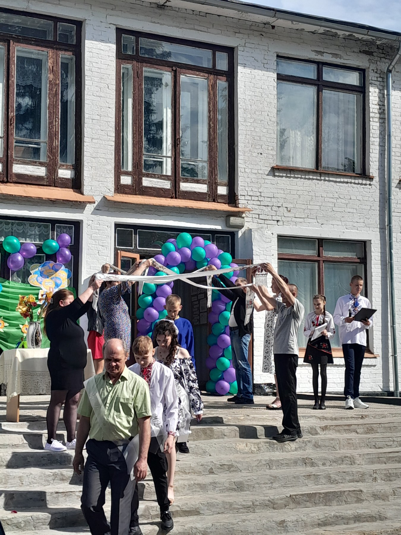 https://content.e-schools.info/kapustincischool/library/зображення_viber_2025-06-16_11-38-30-479.jpg